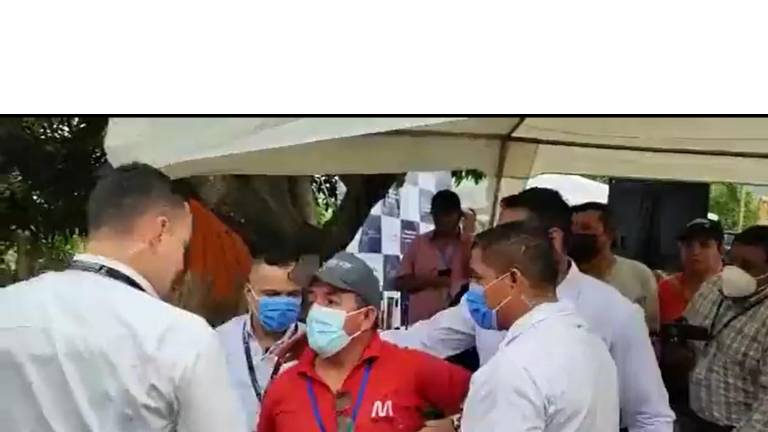 Gobierno explica motivo de desalojo de un equipo periodístico en Manabí
