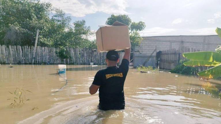 Aumentan a más de 14.000 los afectados por las lluvias en Esmeraldas; MIES habilita ocho puntos de donaciones