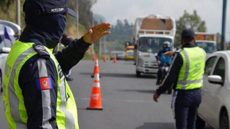 Suspenden pico y placa en Quito por ola de violencia