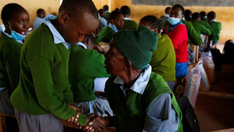 $!La estudiante de primaria más vieja del mundo muere en Kenia a los 99 años