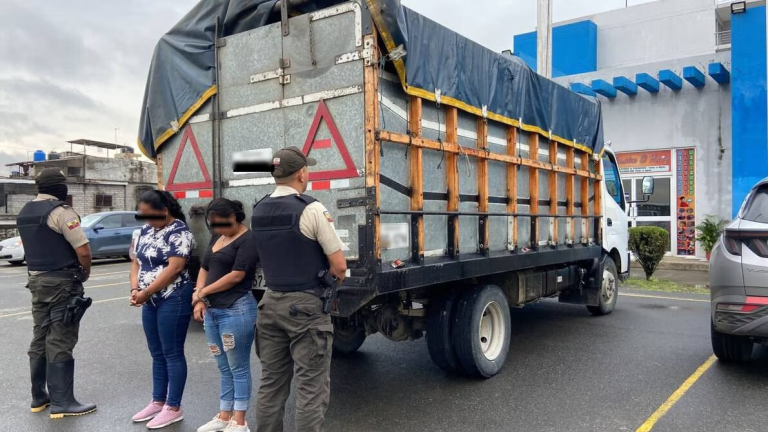 Dos mujeres que habrían secuestrado a un camionero y a su hijo en Durán fueron detenidas