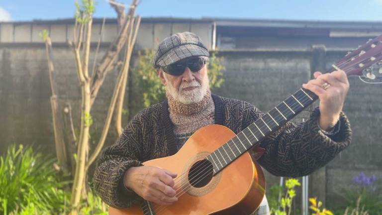 De poeta a estrella de YouTube: la inspiradora historia de Reinaldo, el abuelo moderno
