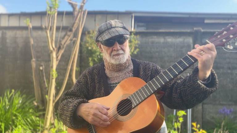 De poeta a estrella de YouTube: la inspiradora historia de Reinaldo, el abuelo moderno