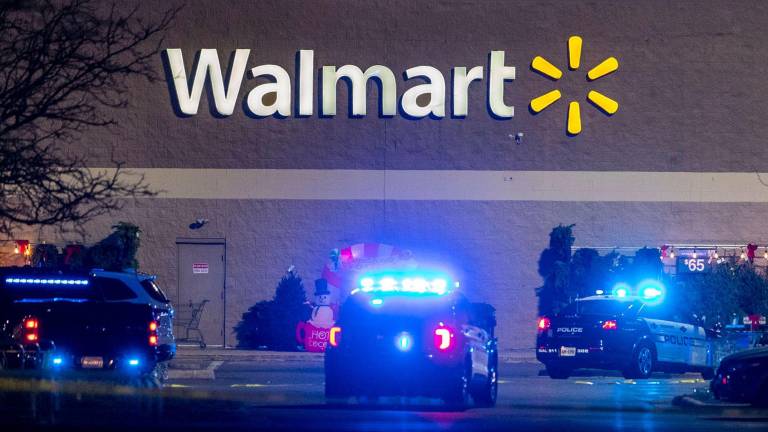 Empleado de supermercado Walmart en EE.UU. desencadena tiroteo que dejó 6 muertos; luego se suicidó