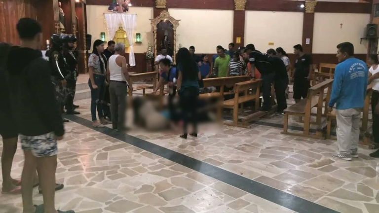 Asesinan a un agente de Policía y una mujer dentro de una iglesia ubicada en La Libertad