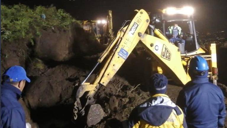 Suspenden servicio de agua potable en varios sectores de Quito