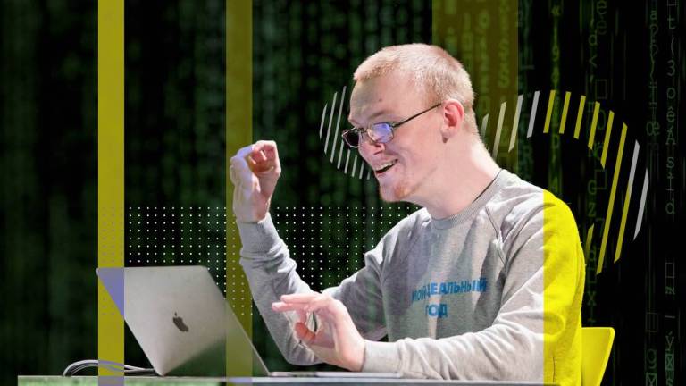¿Stephen Hawking ruso?: Informático con parálisis cerebral crea un programa que permite a las personas discapacitadas hablar con la mirada