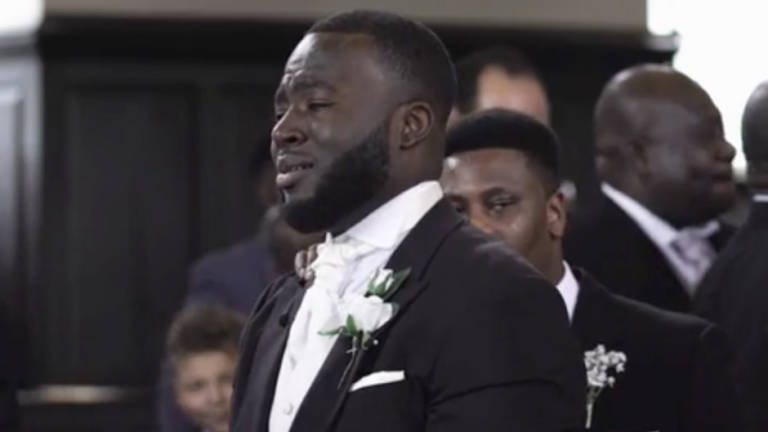 La sorprendente reacción de un hombre al ver a su novia en la boda