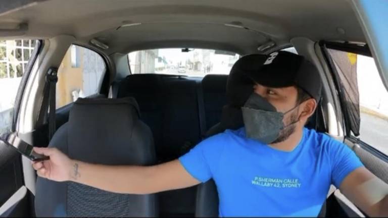 VÍDEO: taxista devolvió el celular a pasajera y ella le reclama: “ahora te voy a reportar”