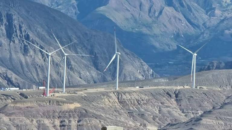 Ecuador adjudicará proyectos energética a tres países