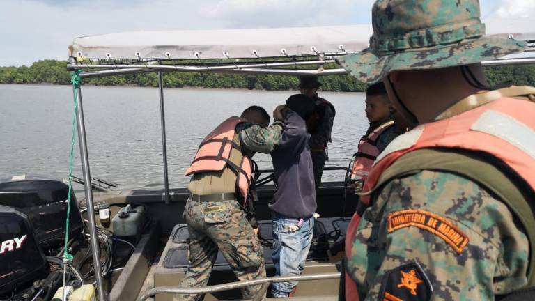 Bandas de narcotráfico navegan en rutas fluviales y levantan muelles clandestinos cerca de los puertos de Guayaquil