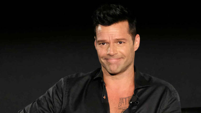 Ricky Martin está angustiado por su hermano en Puerto Rico