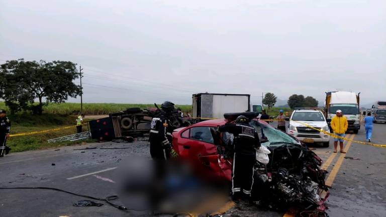 Accidente en la vía Naranjal-Puerto Inca deja tres fallecidos y seis heridos