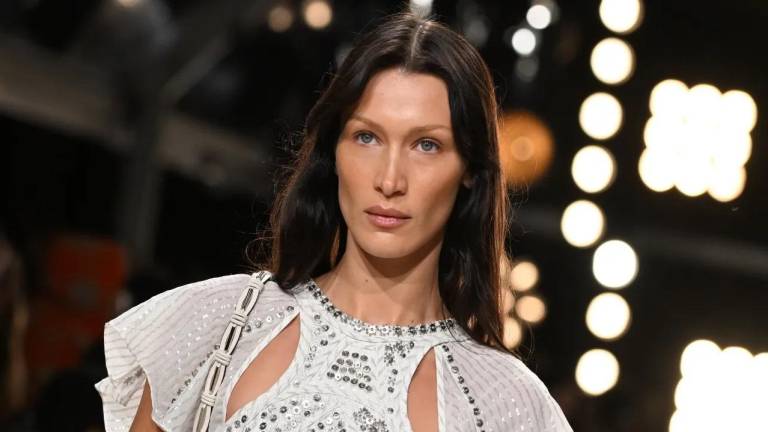 Regresaré cuando esté lista, escribió las modelo Bella Hadid, de 26 años, en una extensa publicación de Instagram con fotos de su historia médica.