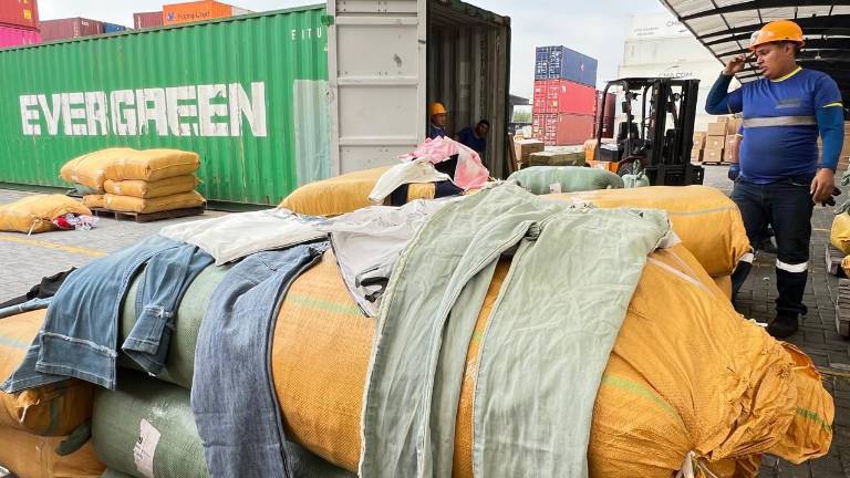 Aduana decomisa 110 bultos de ropa Shein, valorada en USD 90.000, en Guayaquil