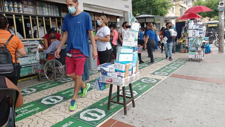 Aumento de contagios genera preocupación y escasez de medicamentos en farmacias de Guayaquil