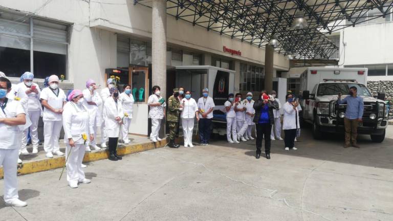 45 sanitarios de hospitales militares que reclaman nombramientos volverán a sus trabajos, asegura Fuerzas Armadas