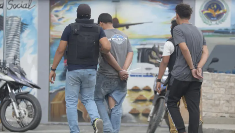 $!En enero de 2024, jóvenes menores de 26 años ingresaron con violencia a TC TV.