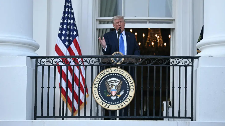 EE.UU. paraliza trámites de residencia y ciudadanía a migrantes de Venezuela y otros 18 países