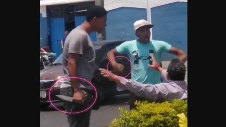 Fiscalía abre investigación contra 'limpiaparabrisas' que agredieron a un conductor en Guayaquil