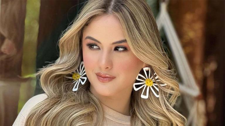 La cantante ecuatoriana fue seleccionada como una nueva Hija Adoptiktok por parte del comediante mexicano, quien se sorprendió por su gran talento en el canto.