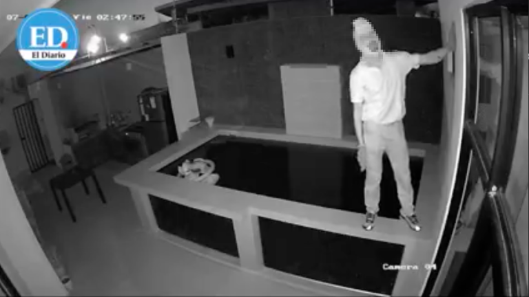 Cámaras de seguridad de una vivienda en Portoviejo captan la visita de un ladrón
