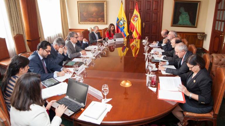 España y Ecuador revisan sus relaciones bilaterales