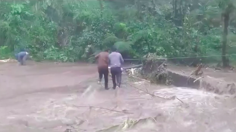 Guaranda: hallan sin vida a dos universitarias que fueron arrastradas por un río
