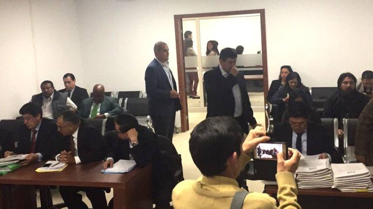 Pareja Yannuzzelli enfrenta su cuarta orden de prisión