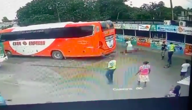 $!Consternación en Esmeraldas: mujer fue apuñalada en el terminal terrestre de San Lorenzo
