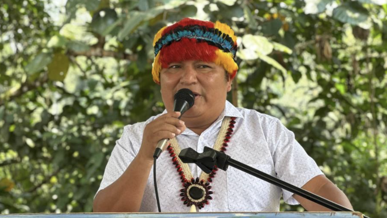 Esmeraldas: rescatan a Marlon Vargas tras ser arrastrado por crecida repentina de un río