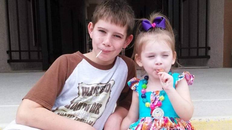 Héroe de 15 años murió defendiendo a su hermana menor