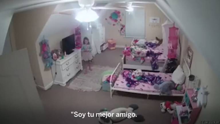 Hacker acosa a niña desde una cámara de seguridad en su cuarto