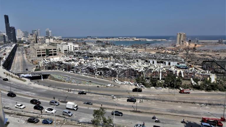 Más de 100 desaparecidos y cientos de miles de personas sin casa tras explosión en Beirut