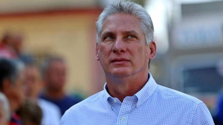 Presidente de Cuba se estrena en Twitter y marca nuevo estilo