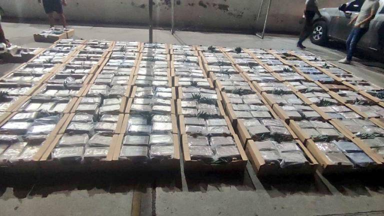 Golpe al narcotráfico: decomisan cocaína en puerto de Guayaquil y en una lancha cerca de Manta