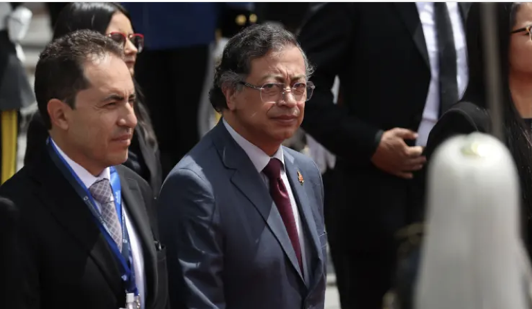 $!Gustavo Petro aplica medidas recíprocas a Ecuador.