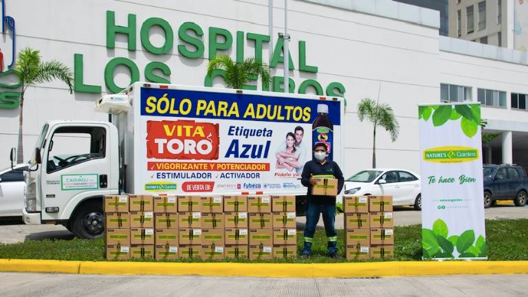 Hospital IESS Ceibos recibió donación de suplementos para personal médico