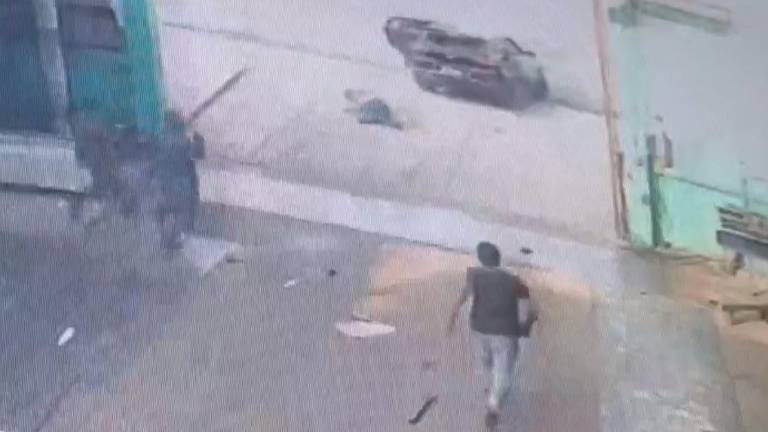 VIDEO: Sujetos armados habrían secuestrado a un trabajador en un taller automotriz de Durán