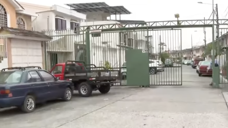 Guayaquil: criminales disfrazados como policías asaltaron suites en Los Álamos Norte