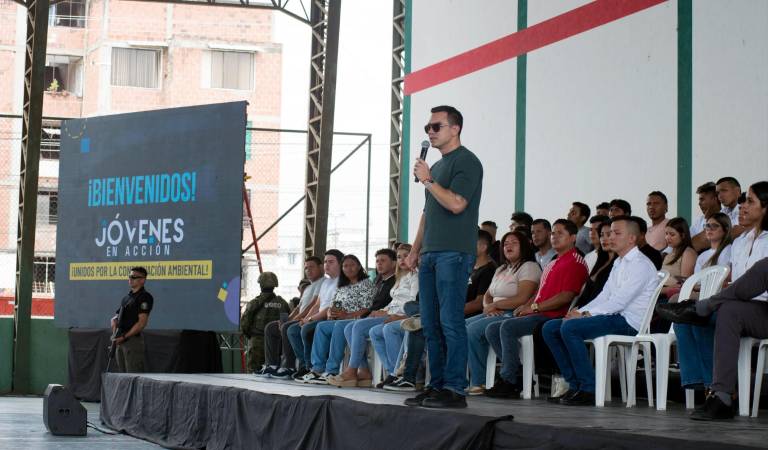 $!El Presidente Daniel Noboa sociabilizando sobre el programa Jóvenes en acción.