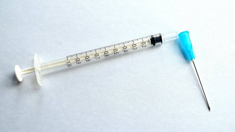 Vacunarse contra la gripe reduce riesgos de infarto