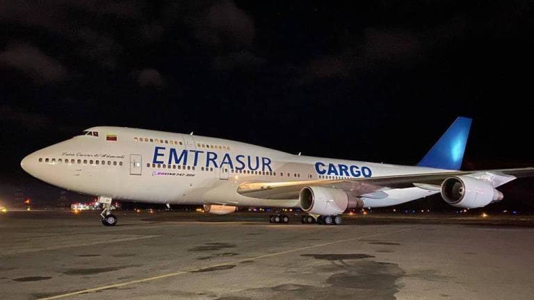 Argentina inmoviliza un avión venezolano y retiene a sus tripulantes iraníes