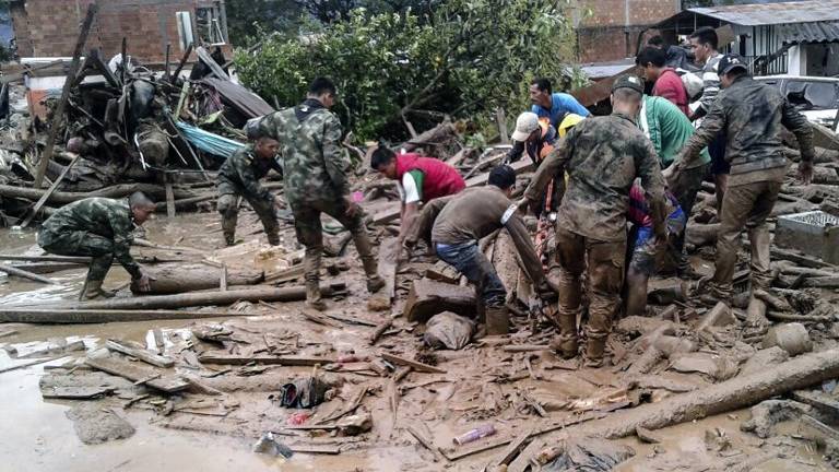 Avalancha en Colombia deja más de 110 muertos