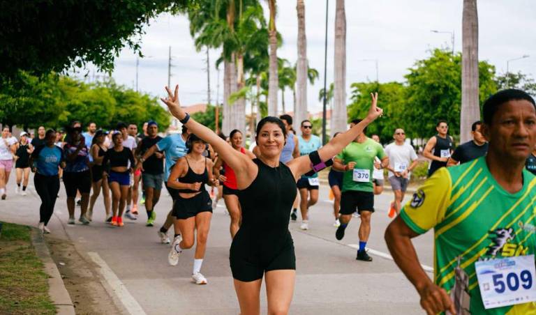 $!Participantes durante la carrera Nirsa Ocean Run.