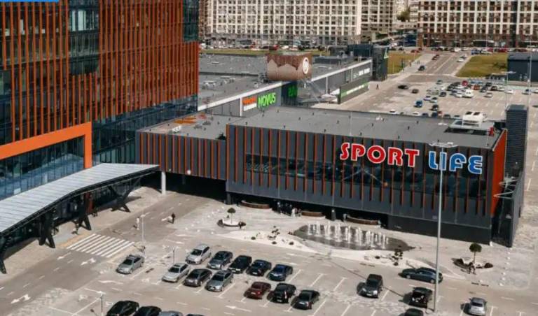 $!Así fue destruido un centro comercial en la capital de Ucrania tras el bombardeo ruso