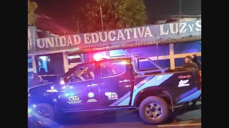 Atacan con explosivos a una escuela en el Guasmo Sur, en Guayaquil: extorsionadores habrían lanzado amenaza