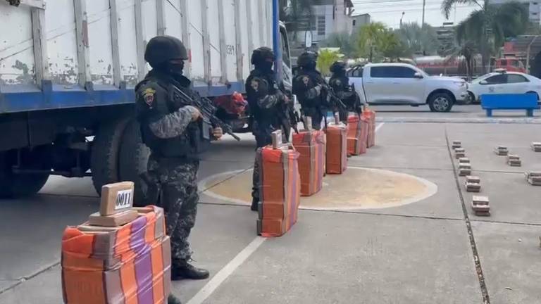 Incautan 1,2 toneladas de cocaína en Puerto Bolívar que tenían como destino Reino Unido