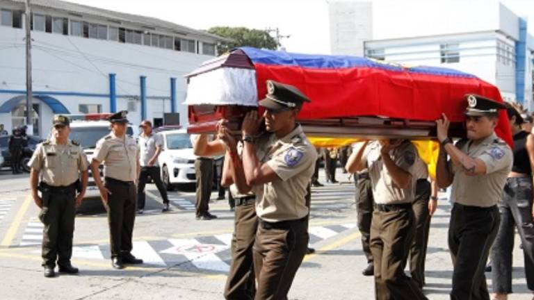Así fue la despedida de los policías asesinados en atentados perpetrados en Guayaquil