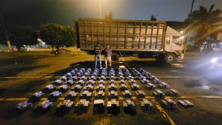 Media tonelada de droga fue decomisada dentro de un camión en Santo Domingo de los Tsáchilas